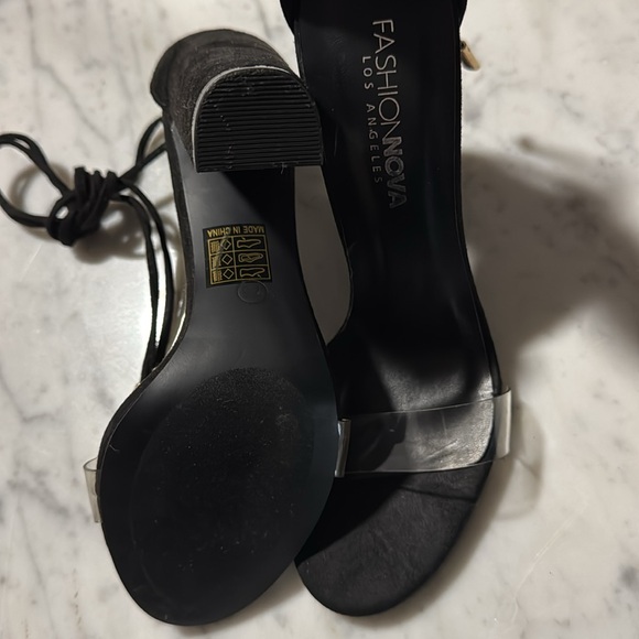 Elevate your style with these stunning Fashion Nova black heels Sized at 7.5 - Picture 5 of 5